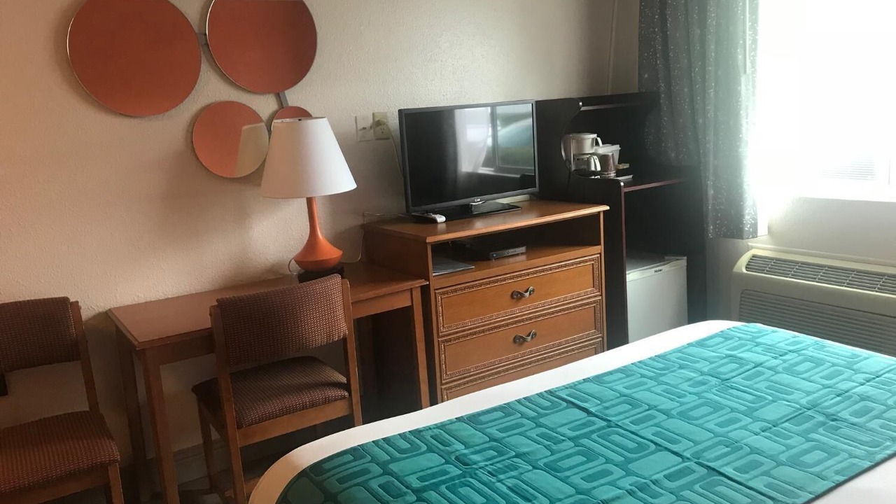 Photo of Bedroom in Southeast Salem