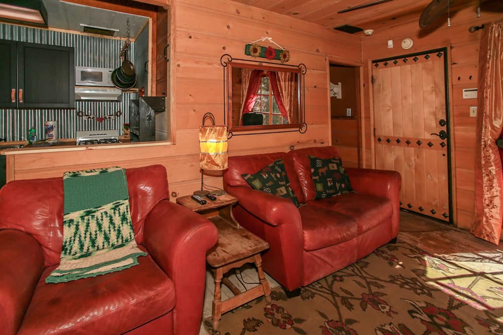 Photo of Livingroom in Fox Farm