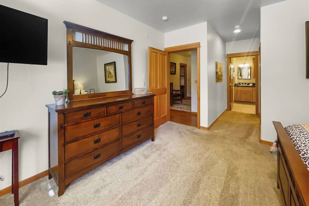 Photo of Bedroom in Sisters