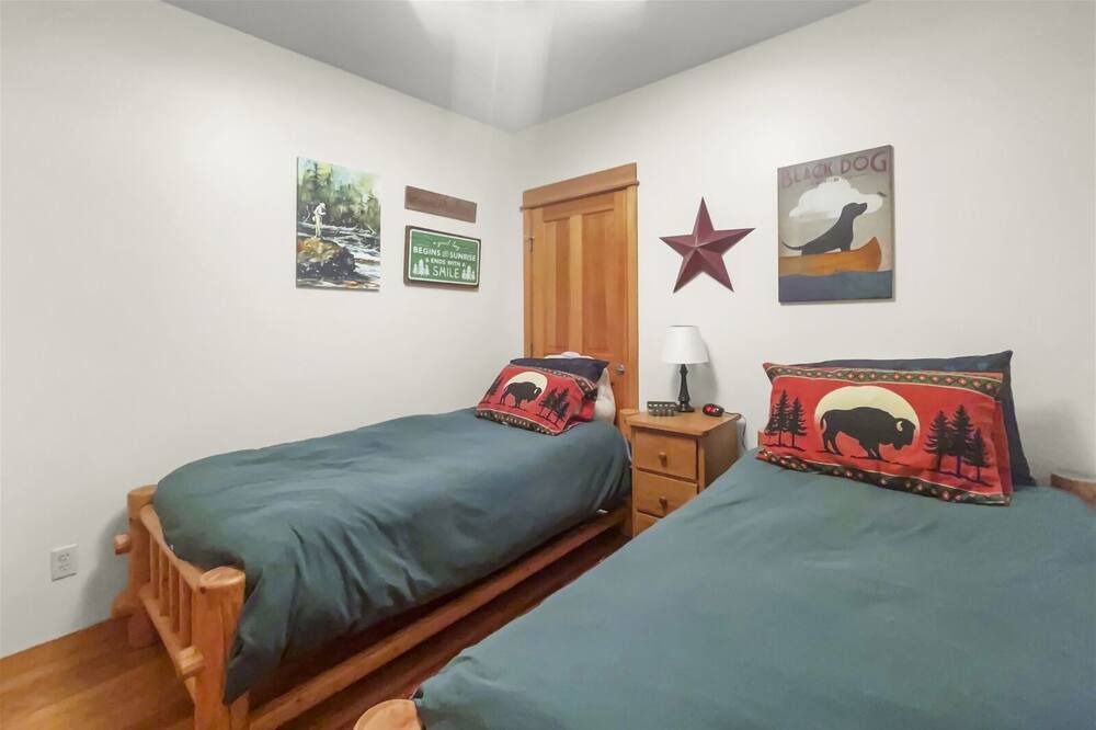 Photo of Bedroom in Sisters