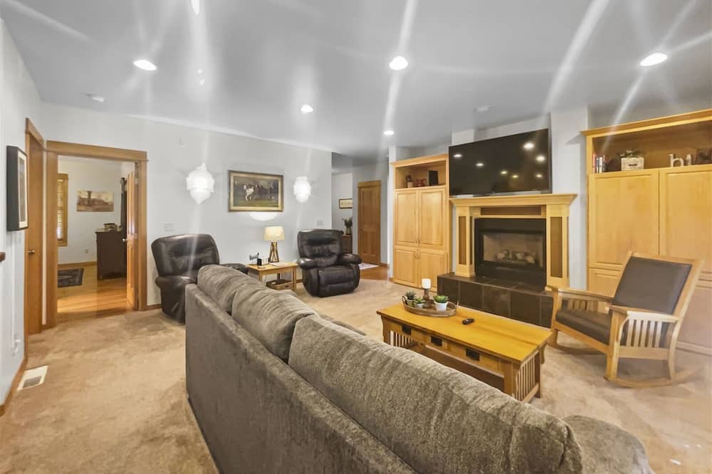 Photo of Livingroom in Sisters