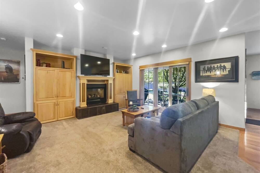 Photo of Livingroom in Sisters