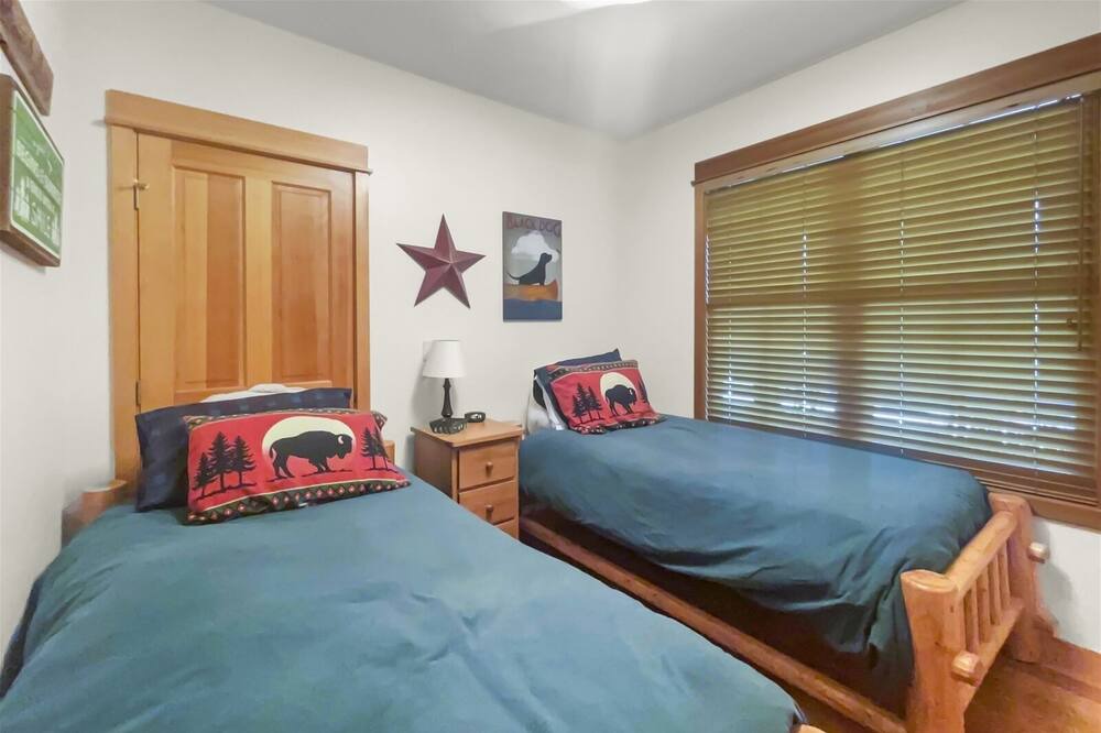 Photo of Bedroom in Sisters