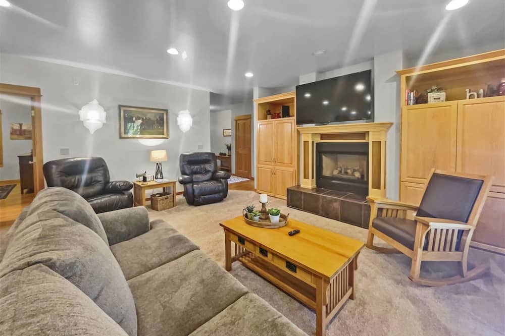 Photo of Livingroom in Sisters