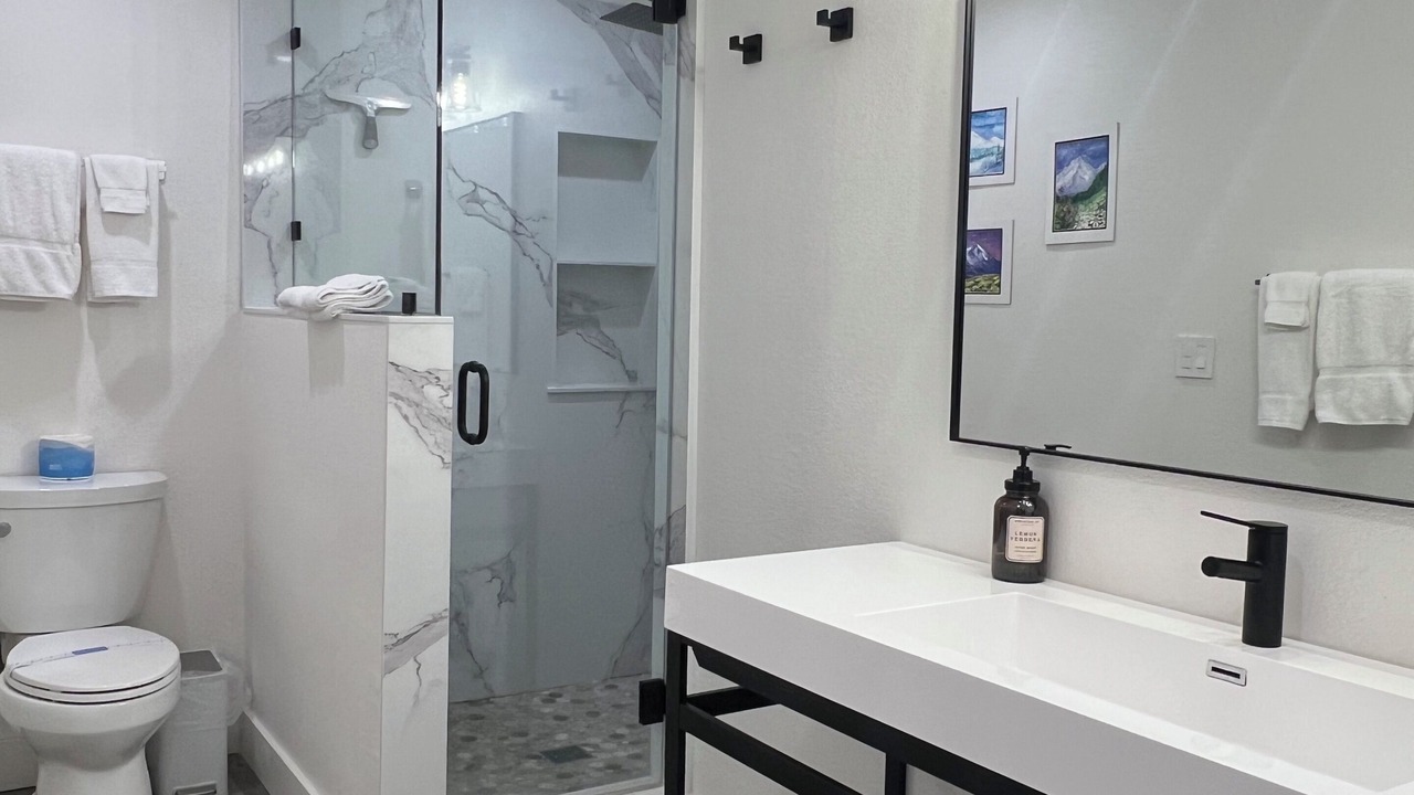 Photo of Bathroom in Weed
