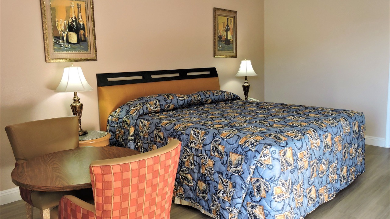 Photo of Bedroom in Sunrise Manor