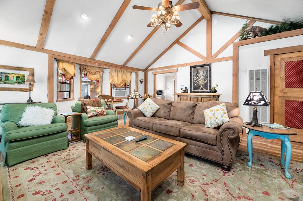 Photo of Livingroom in Big Bear Lake