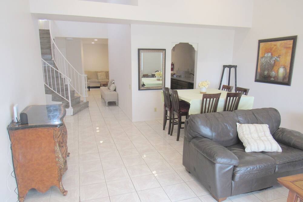 Photo of Livingroom in Yorba Linda