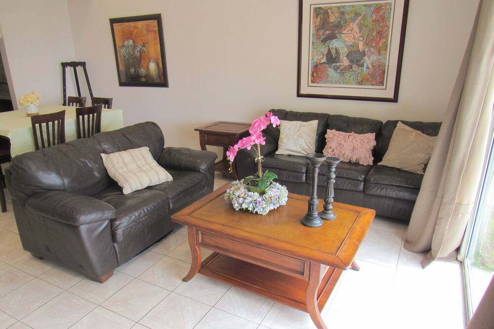 Photo of Livingroom in Yorba Linda