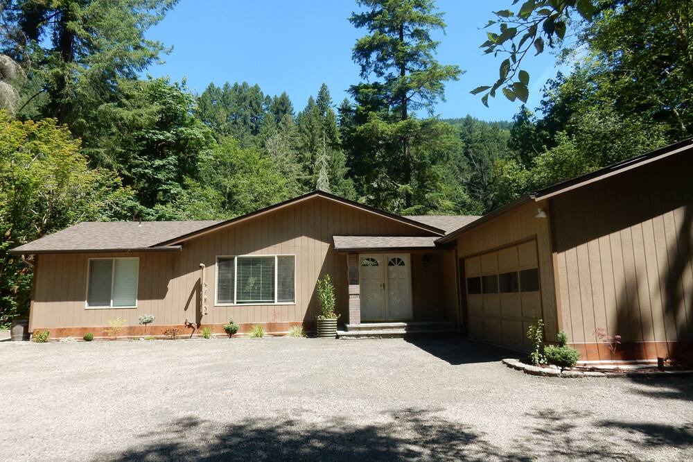 Photo of Outdoor in Cascadia