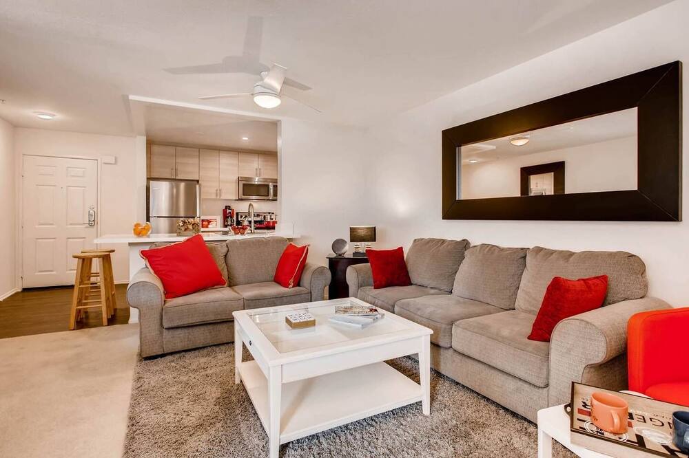 Photo of Livingroom in Downtown San Diego