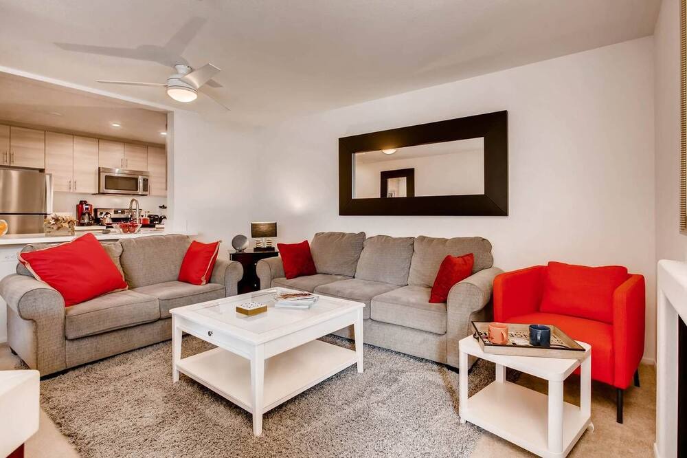 Photo of Livingroom in Downtown San Diego