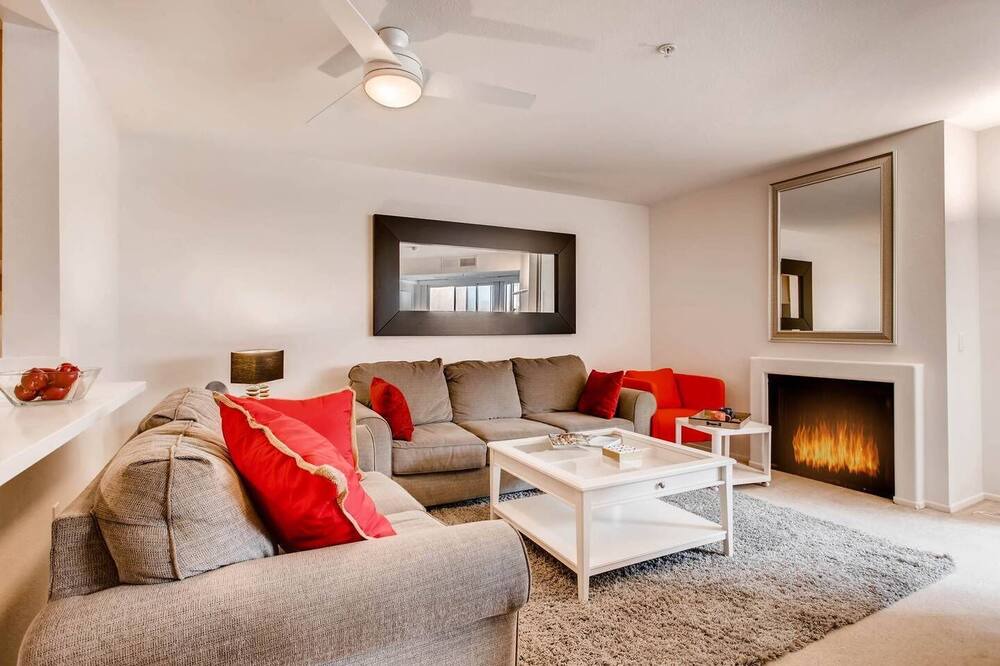 Photo of Livingroom in Downtown San Diego