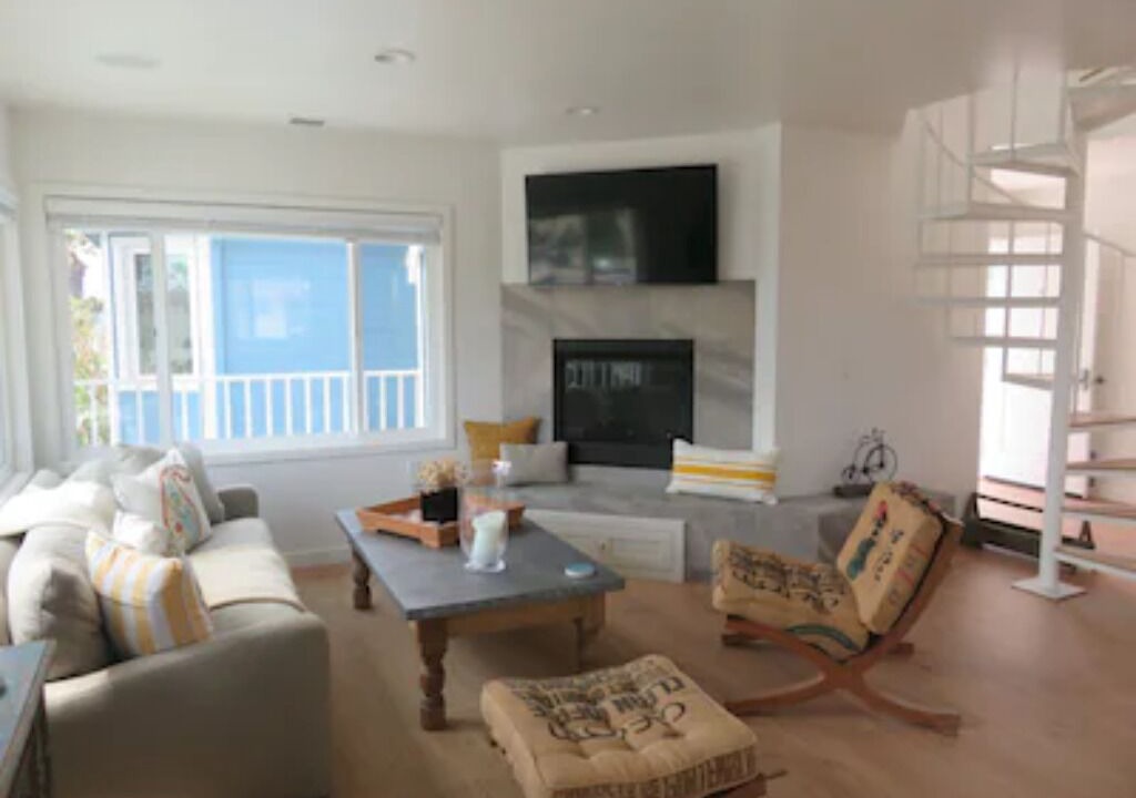 Photo of Livingroom in Ocean Beach