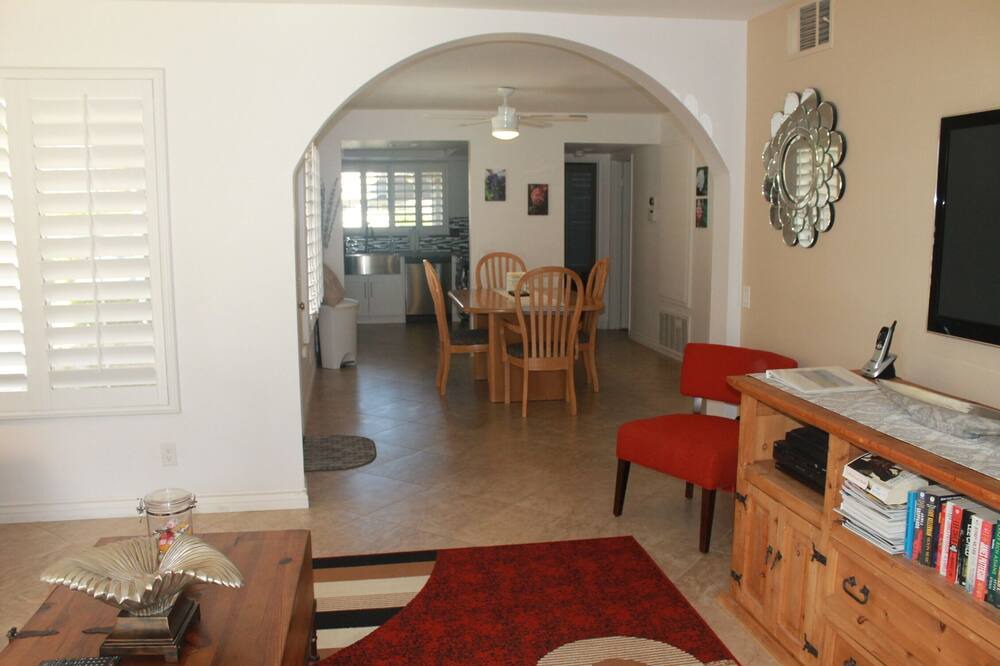Photo of Livingroom in Palm Springs