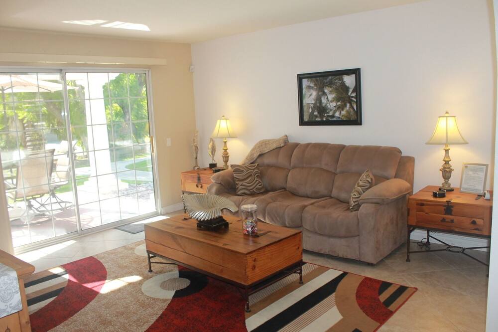 Photo of Livingroom in Palm Springs