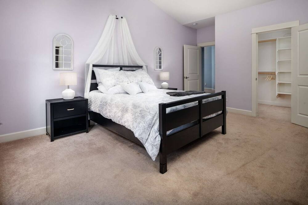 Photo of Bedroom in Greenburg