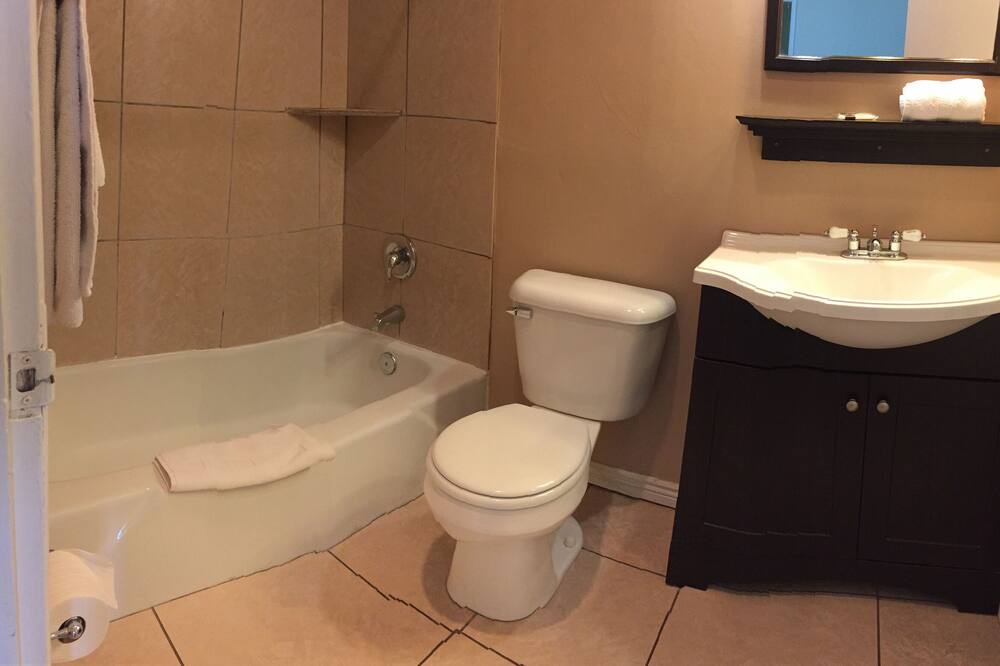 Photo of Bathroom in Hurricane
