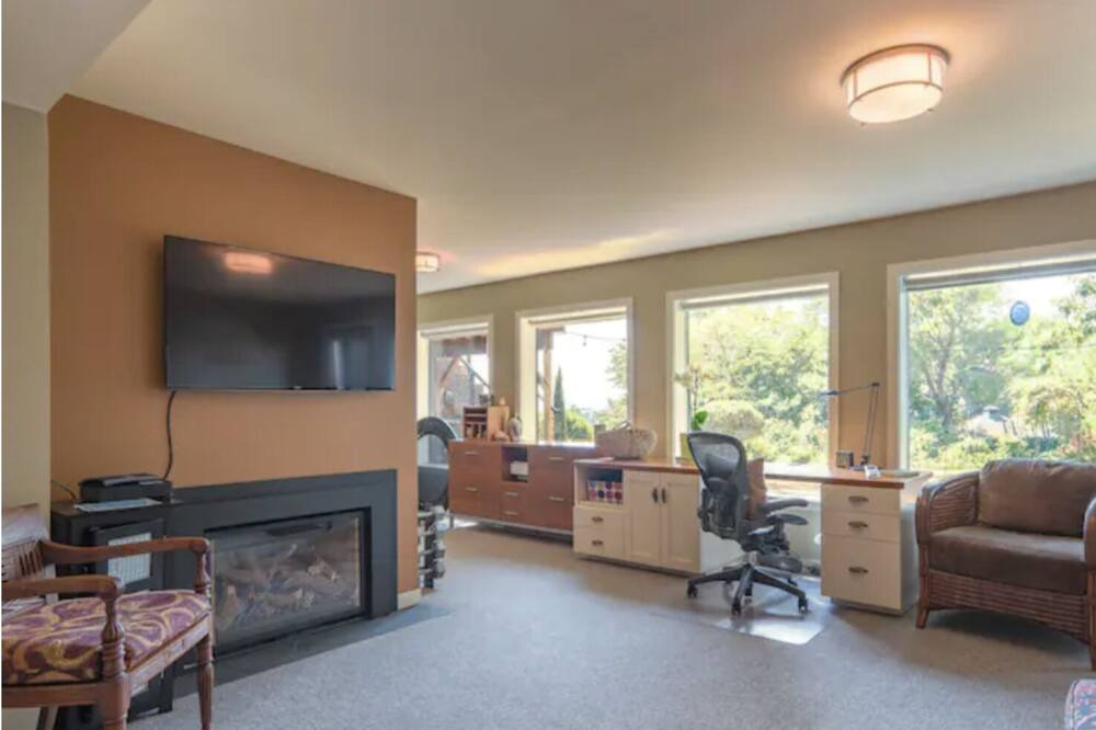 Photo of Livingroom in Portland