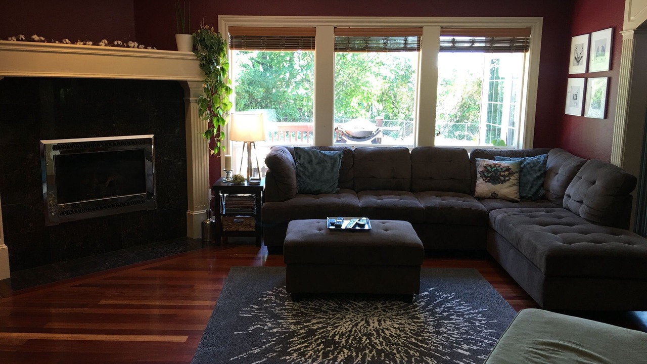 Photo of Livingroom in Happy Valley