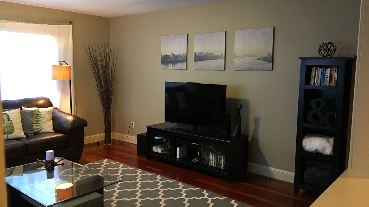 Photo of Livingroom in Happy Valley