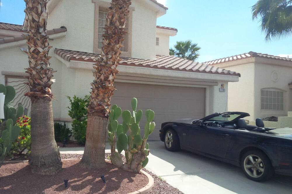 Photo of Outdoor in Centennial Hills