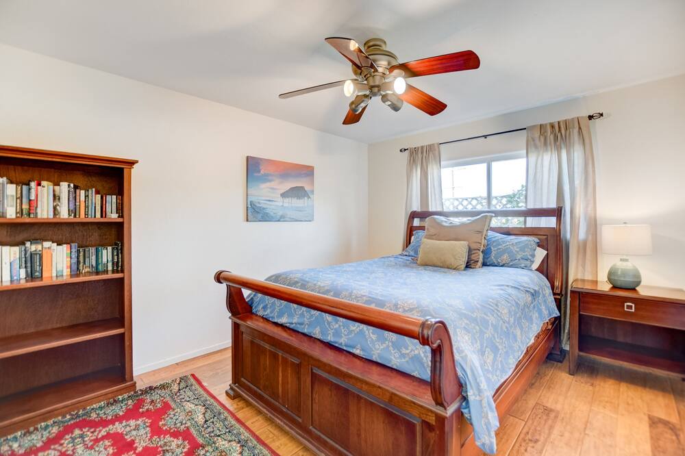 Photo of Bedroom in La Jolla Shores