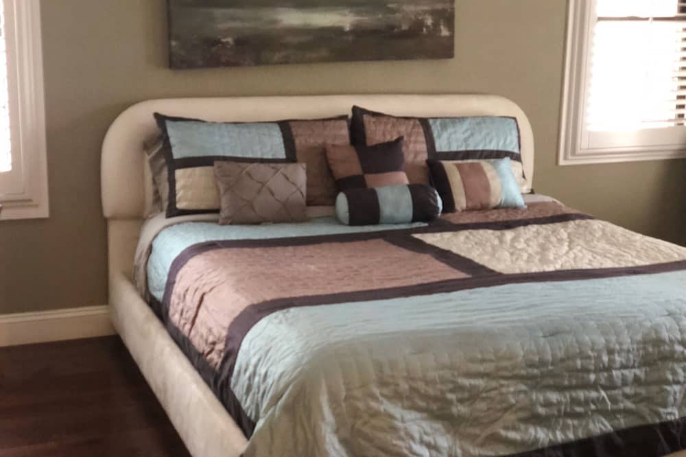 Photo of Bedroom in Vichy Springs