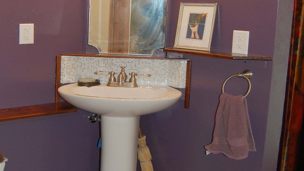 Photo of Bathroom in Alvadore