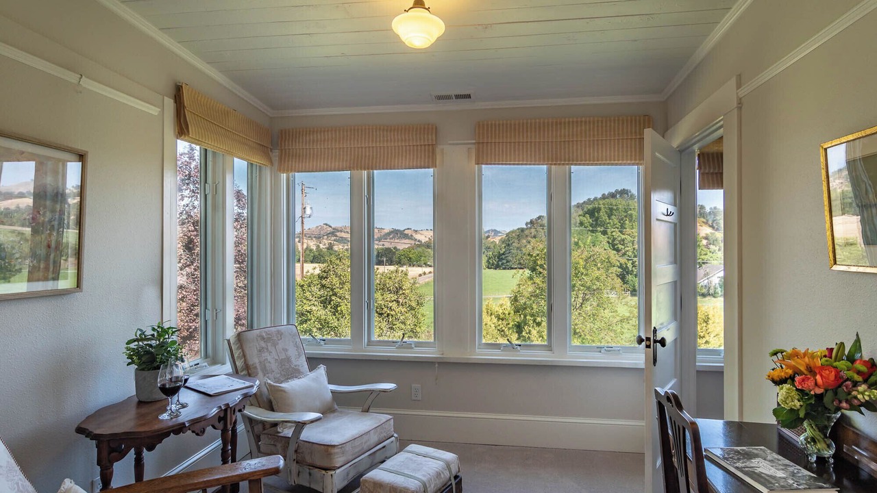 Photo of Bedroom in Roseburg