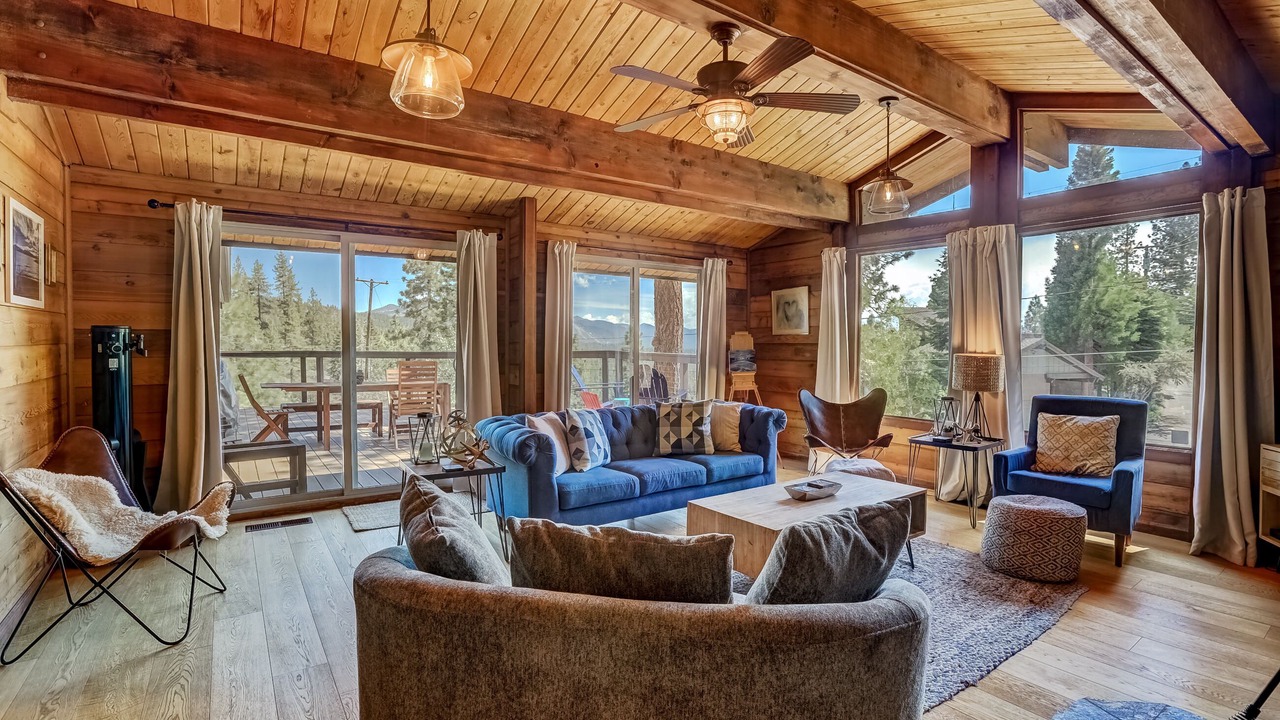 Photo of Livingroom in Lincoln Park