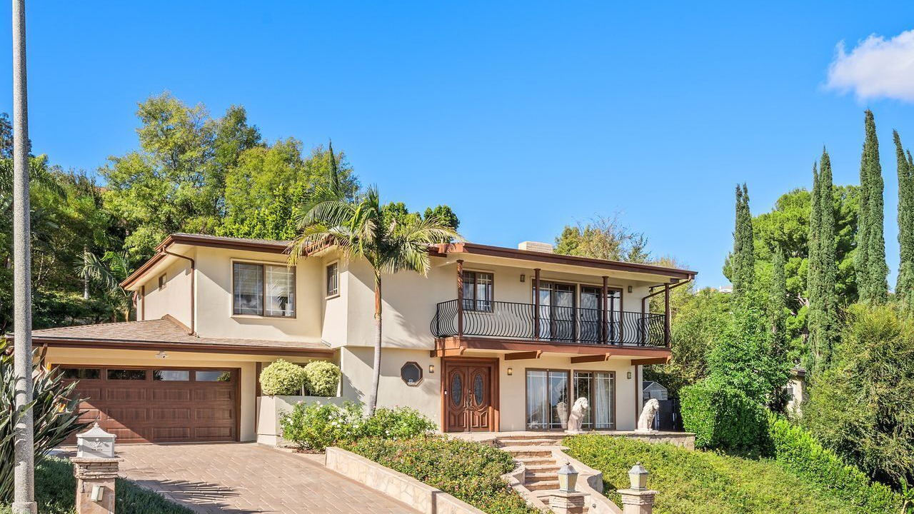 Photo of Outdoor in Woodland Hills