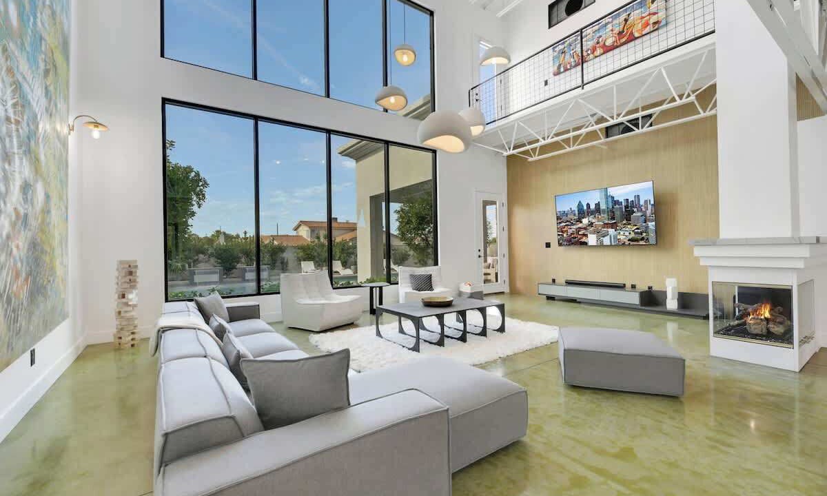 Photo of Livingroom in Canyon Gate