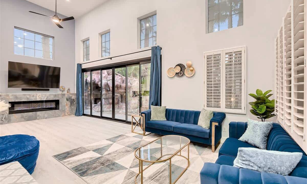 Photo of Livingroom in Spring Valley
