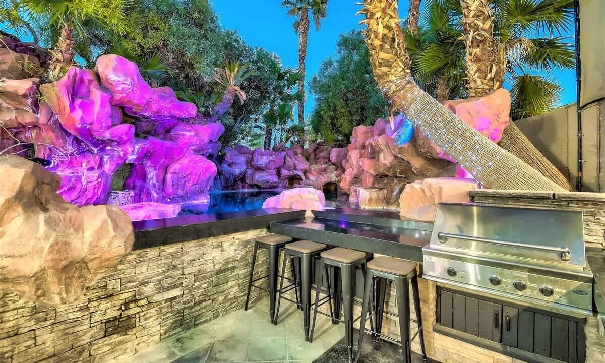 Photo of Outdoor in Spring Valley