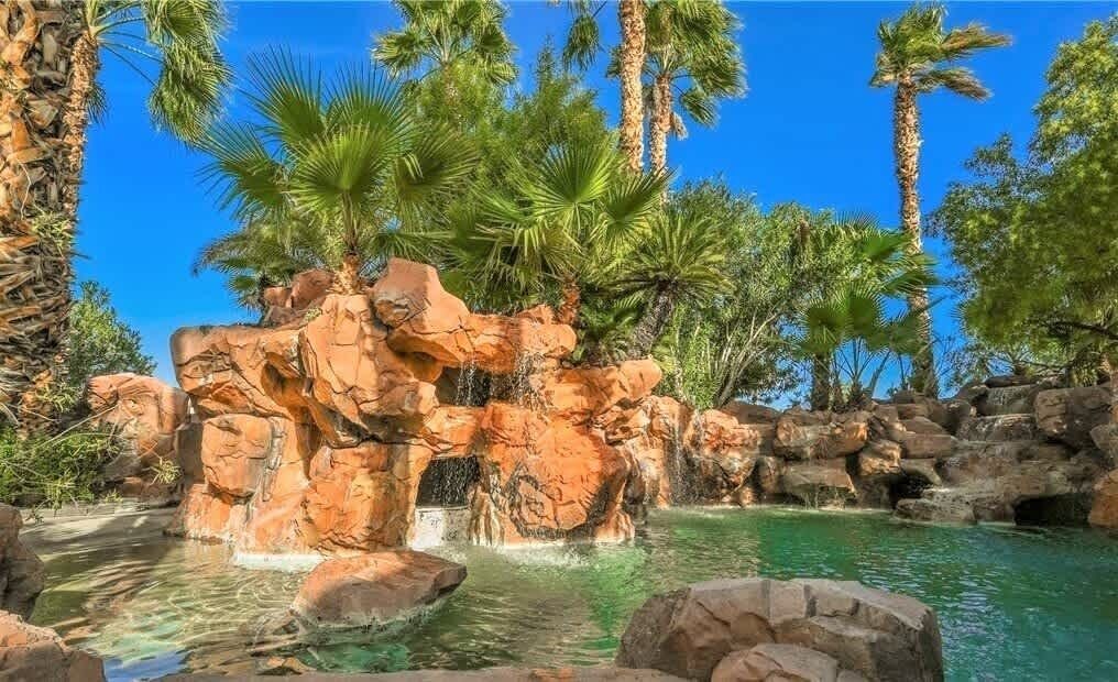 Photo of Outdoor in Spring Valley