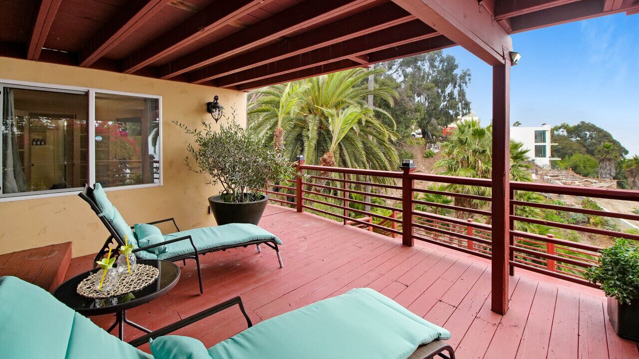 Photo of Patio Balcony in Los Angeles County