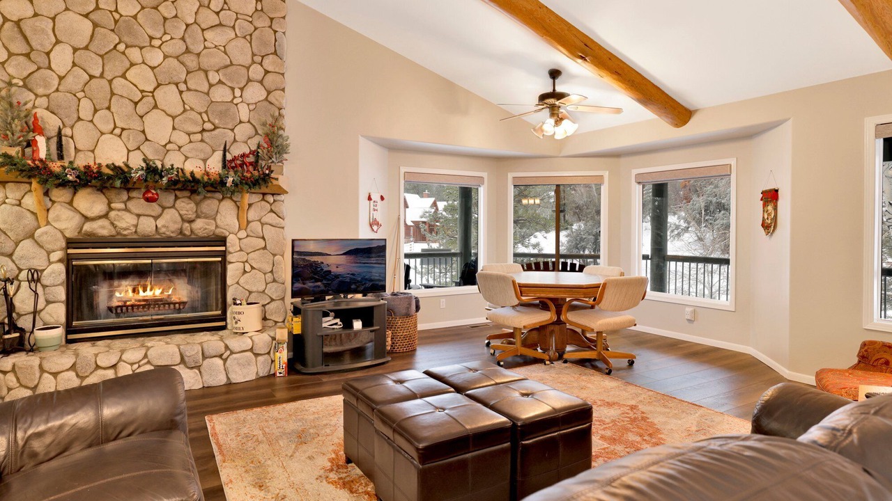 Photo of Livingroom in Eagle Mountain Estates