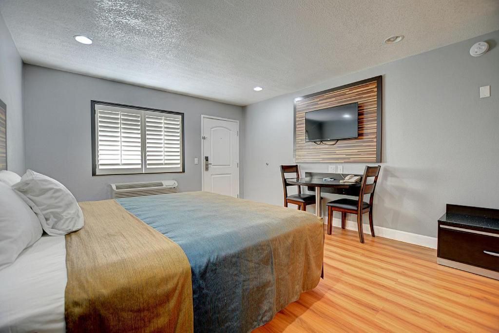 Photo of Bedroom in Colton