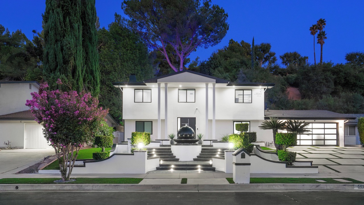 Photo of Outdoor in Woodland Hills