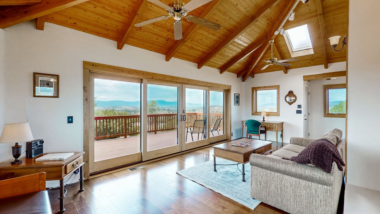Photo of Livingroom in Lake Montezuma