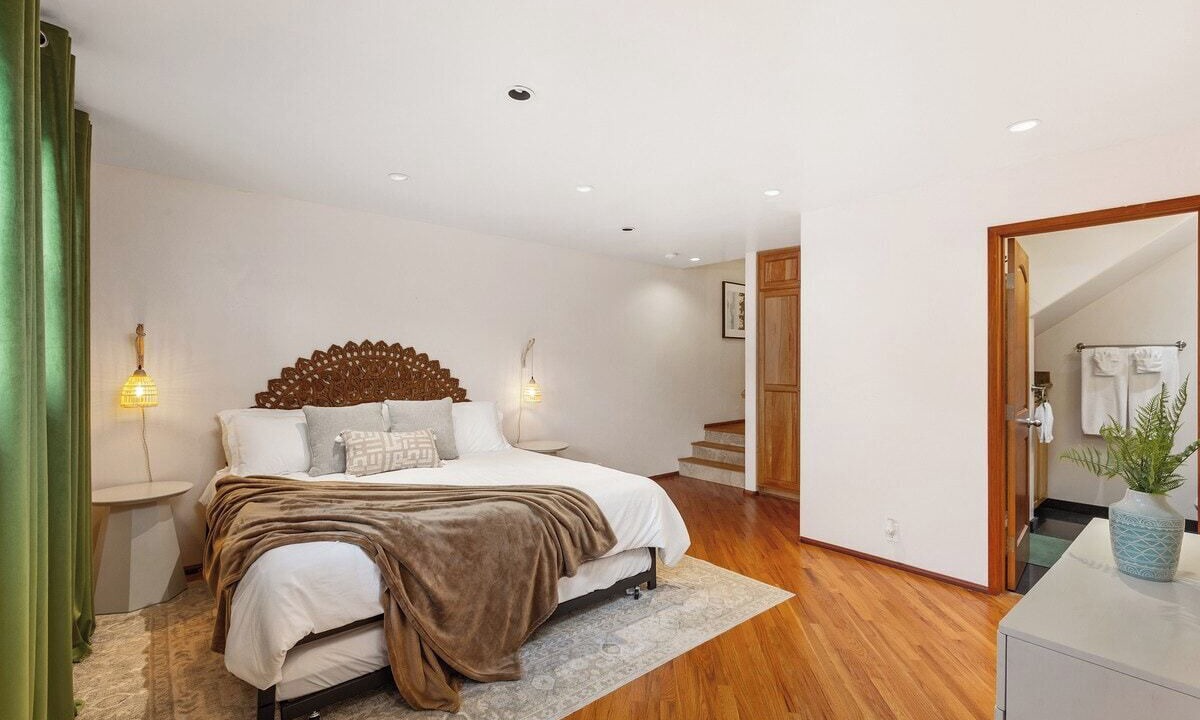 Photo of Bedroom in Mission Hills