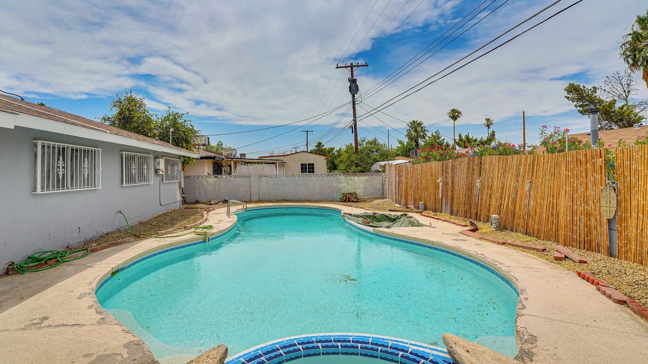 Photo of Outdoor in Rancho Oakey