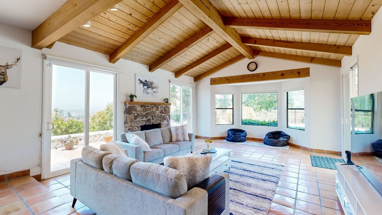 Photo of Livingroom in Valley Center