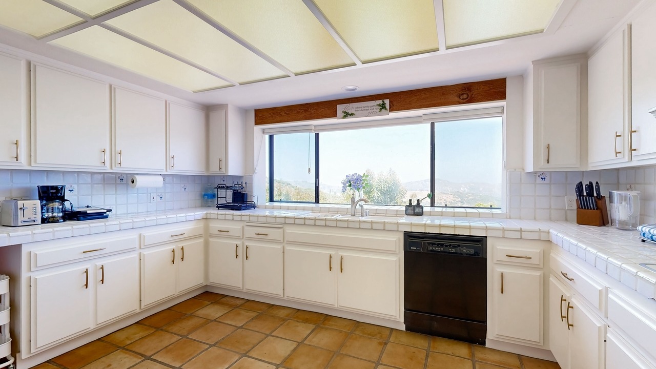 Photo of Kitchen in Valley Center