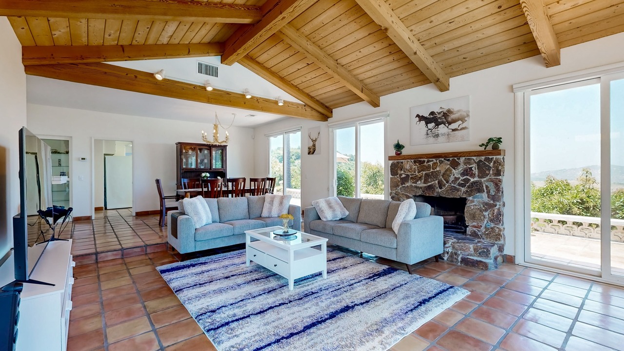 Photo of Livingroom in Valley Center