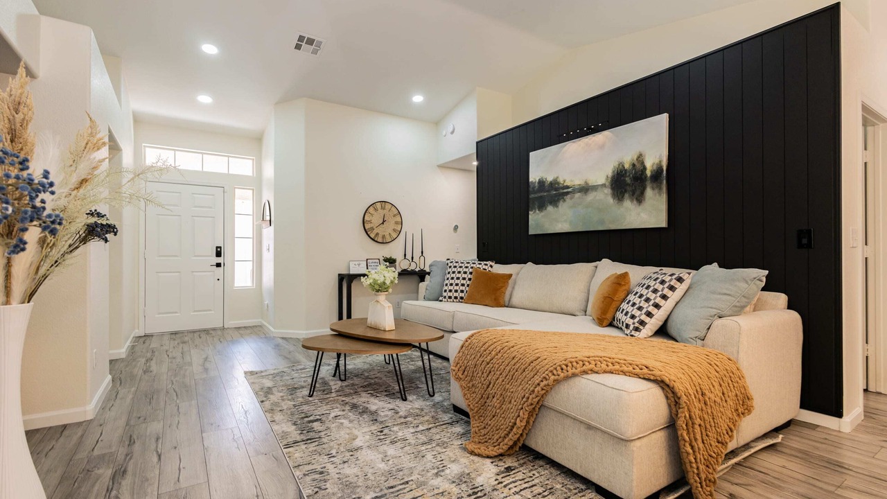Photo of Livingroom in Silverado Ranch