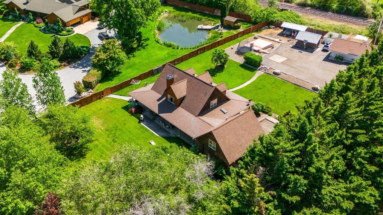 Photo of Outdoor in Ashland