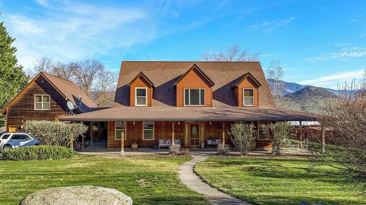 Photo of Outdoor in Ashland
