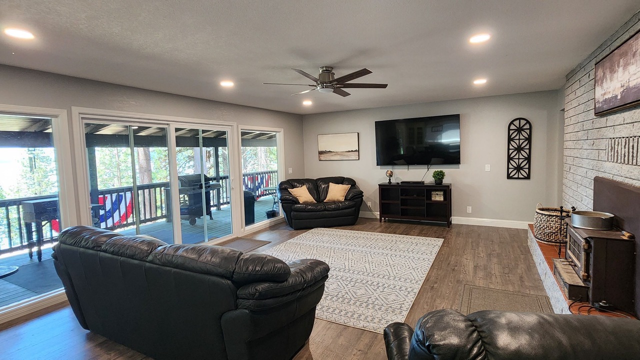 Photo of Livingroom in Susanville